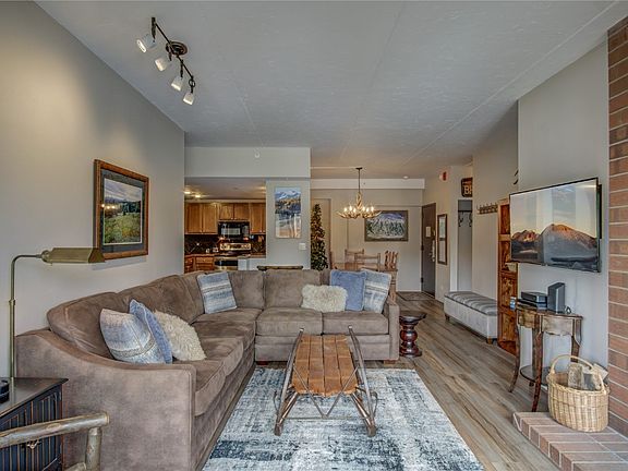 4th image of 655 S Park Avenue UNIT 402