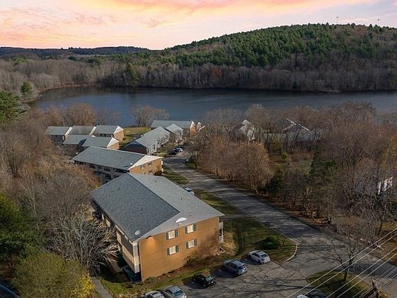 4th image of 1 Glen Devin St #1