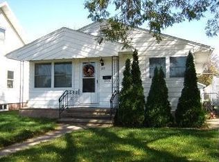 157 Hayes St SW, Cedar Rapids, IA 52404