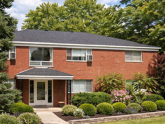 2nd image of 2480 Clovercrest Dr #5