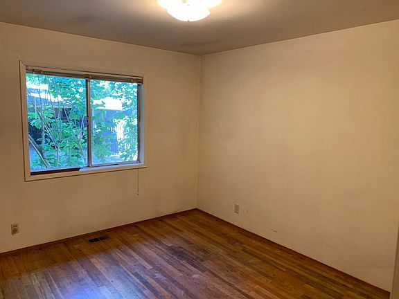 3rd image of 420-422 NW 8th St #4