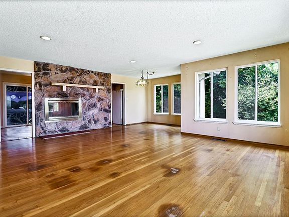 5th image of 1901 Glen Ave