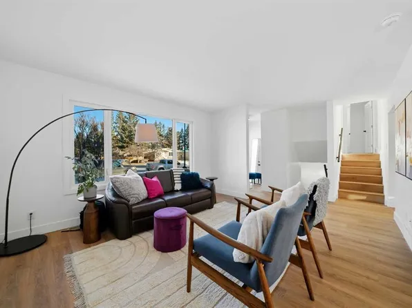 4225 N 33rd St, Red Deer, AB T4N 0N1