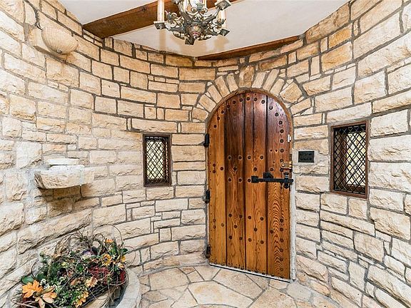 5th image of 1538 Cliffs Ln