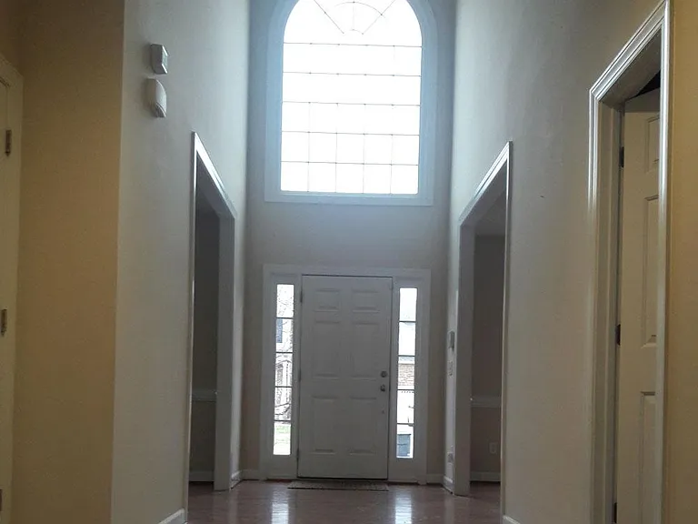 207 Allendown Ln — Photo 2