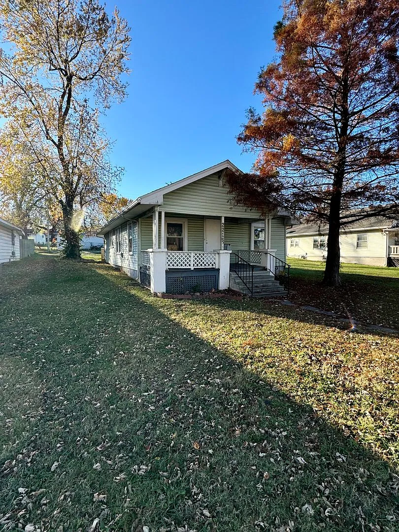 2 bedroom/1 bathroom — Photo 2