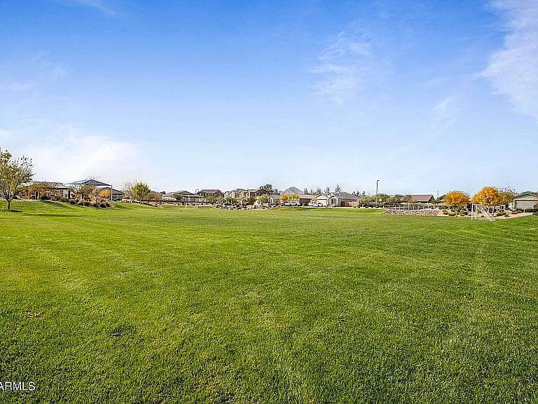 2146 W Tobias Way — Photo 38