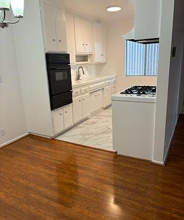 3rd image of 134 S Gramercy Pl APT 5