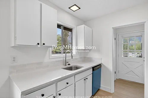 6056 SW Valley Ave Photo 1