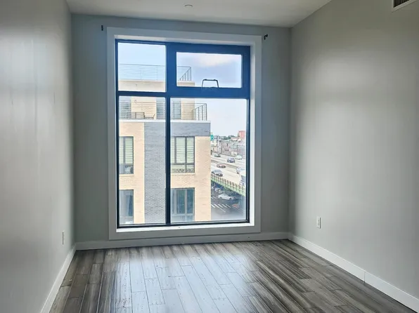 313 52nd Street image 3 of 6