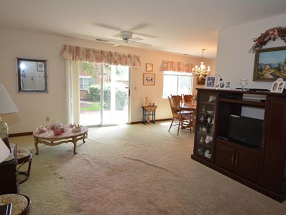 5th image of 5250 Farm House Ln Unit 18