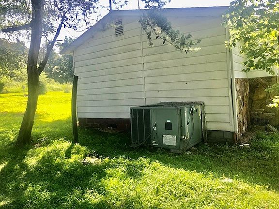 2nd image of 404 N Railroad St