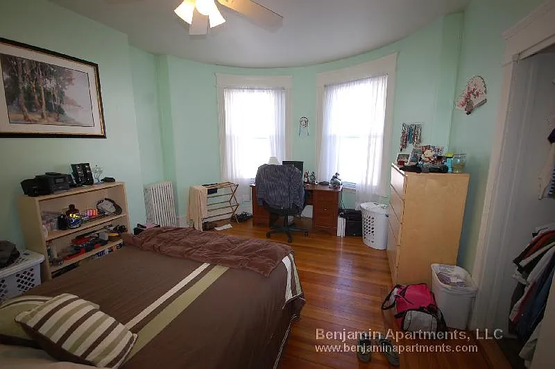 3 bed, $3,225 — Photo 4