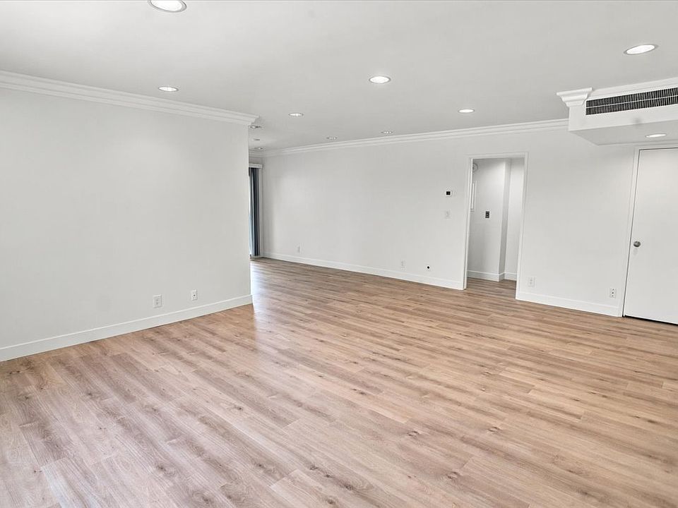 1st image of 600 W Stocker St APT 316