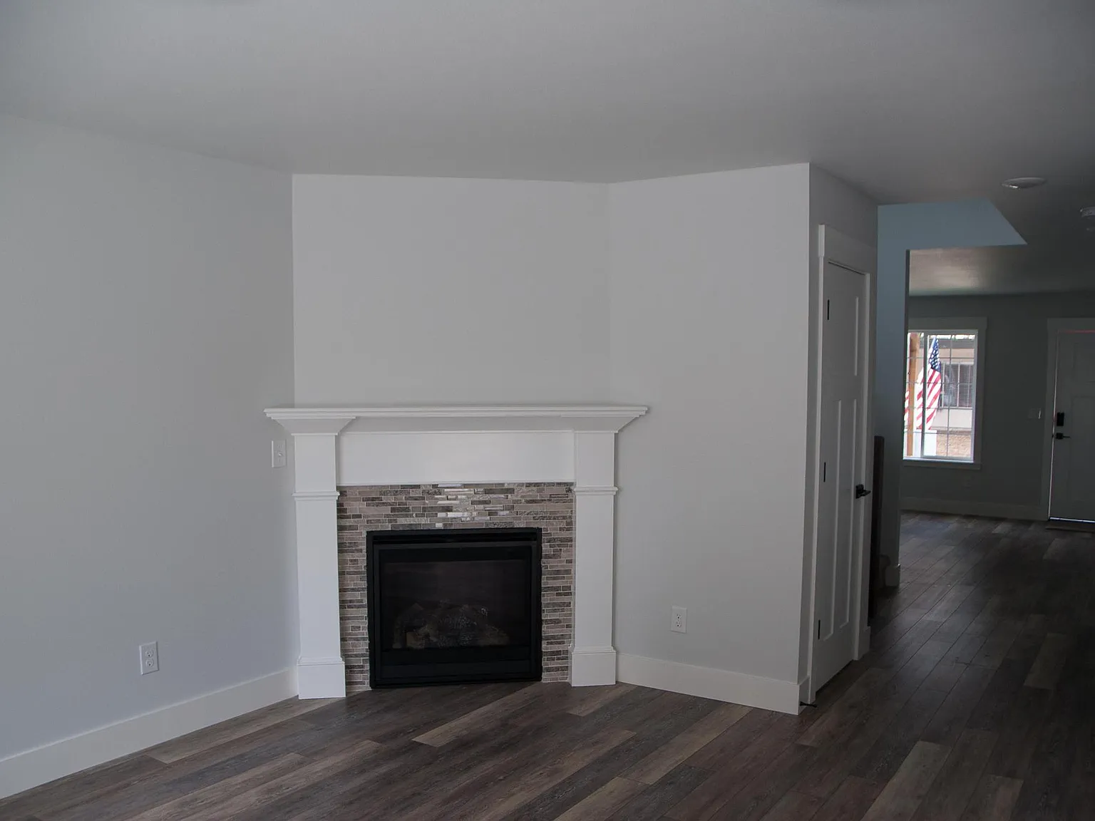 3 bed, 2.5 bath, 1658 sqft, $2,300 — Photo 4