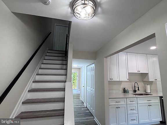 3rd image of 1512 Winterberry Dr