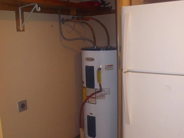 424 N Indiana St — Photo 11