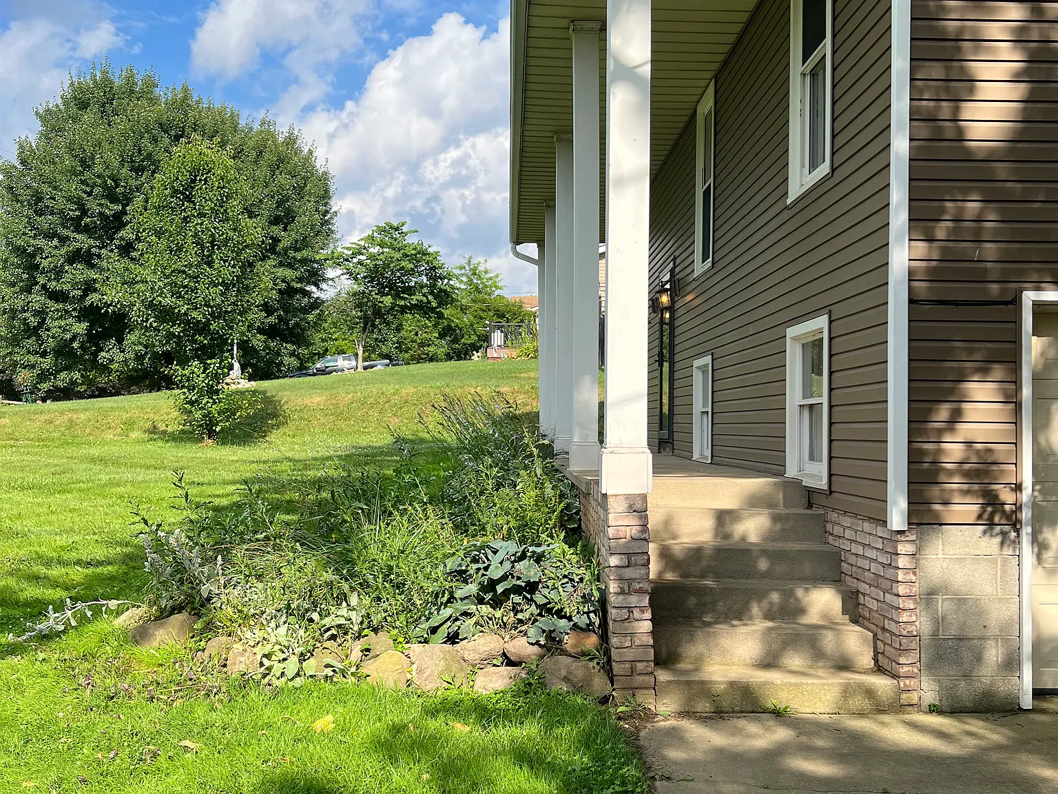 6166 Valley Spring St NE — Photo 2