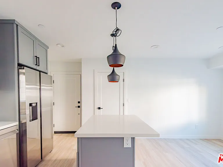 2602 Carnegie Ln #6 — Photo 13