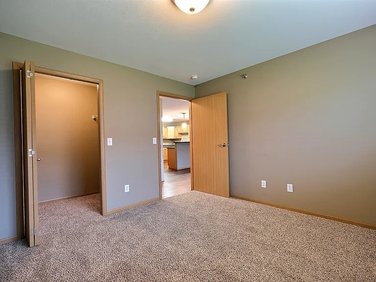 Fargo, ND Urban Plains Apartments | Bedroom