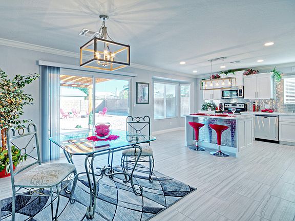 4th image of 2308 E Florian Cir