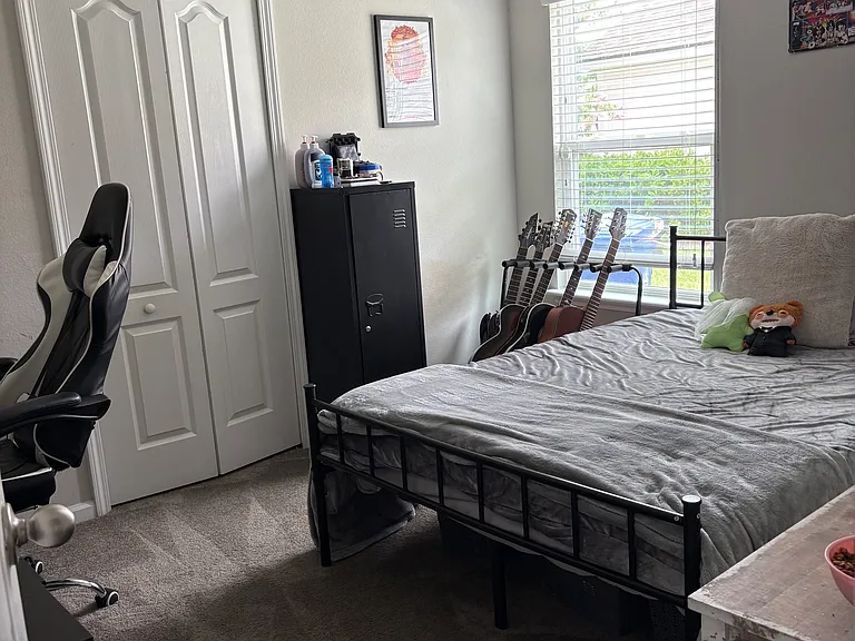 589 Seville Pkwy — Photo 10