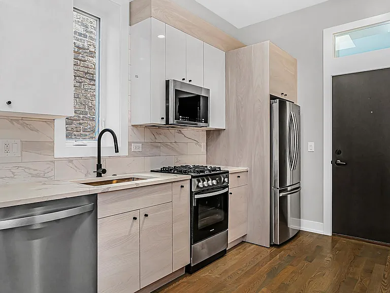 721 W Melrose St #3R — Photo 3