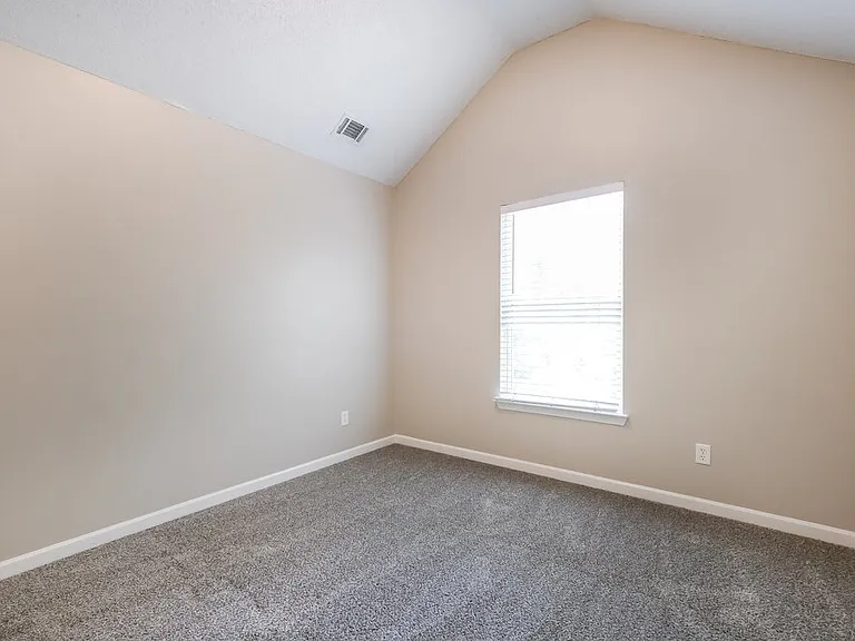 5577 Waverly Park — Photo 14
