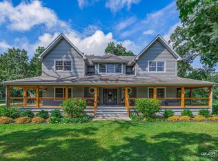 27647 Gerry Ln, Sycamore, IL 60178