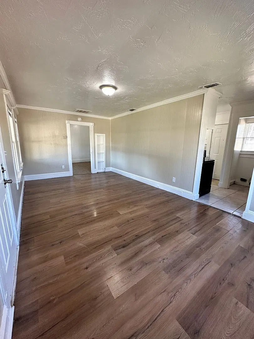 2 Bed 1 Bath Home — Photo 2