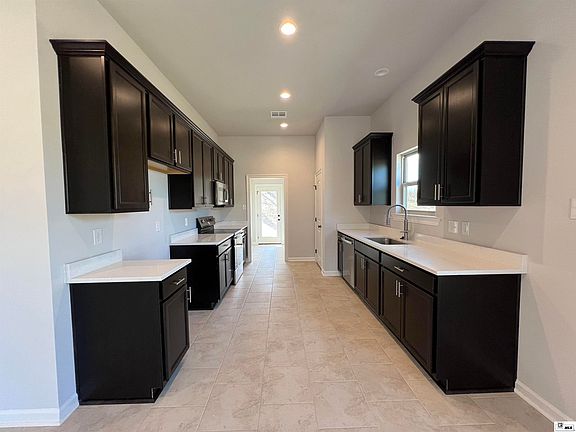 4th image of 138 Clear Springs Dr