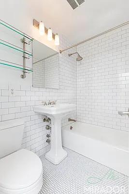 Rented by Mirador Real Estate | media 15