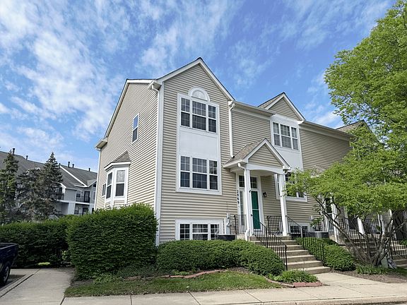 2nd image of 2869 Shelly Ln