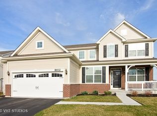 8932 Pearsall Dr, Huntley, IL 60142