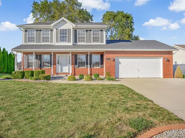 923 Millikin Dr, Fairview Heights, IL 62208