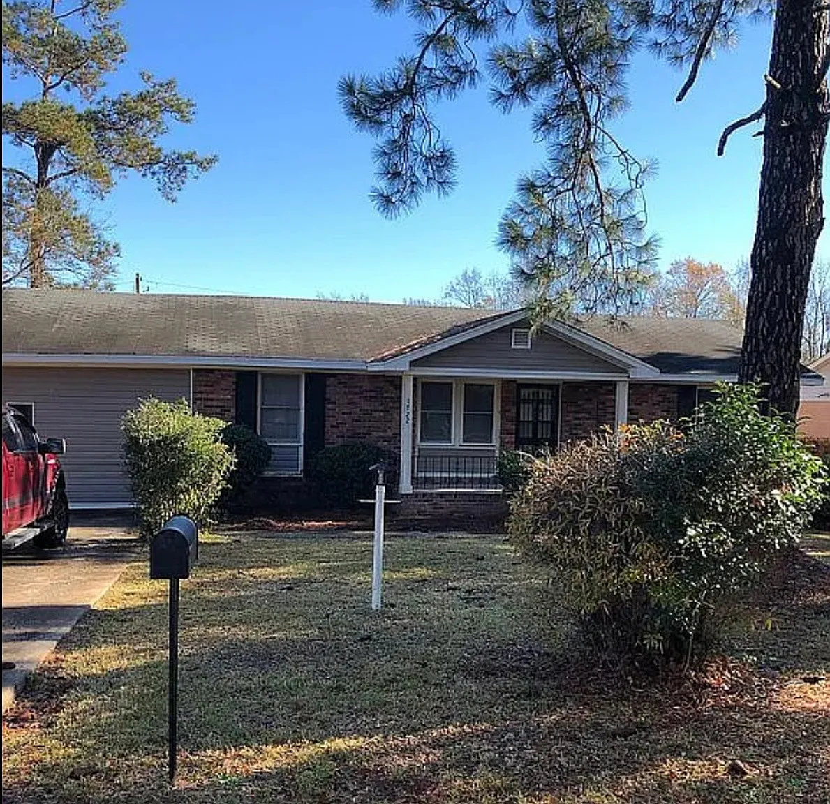 4 bed, 1660 sqft, $2,100 — Photo 1