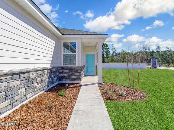 3rd image of 14800 MACADEMIA Lane