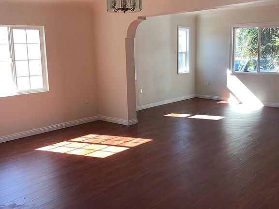 4th image of 2518 N Loma Ave