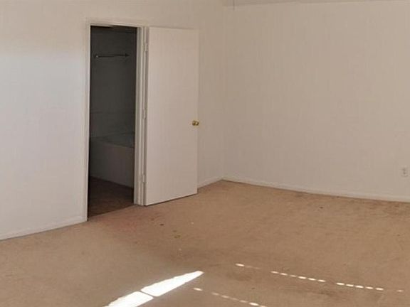 5th image of 15702 Clayton Bend Dr