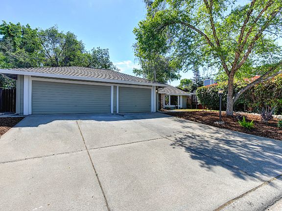 2nd image of 3093 Clermont Way