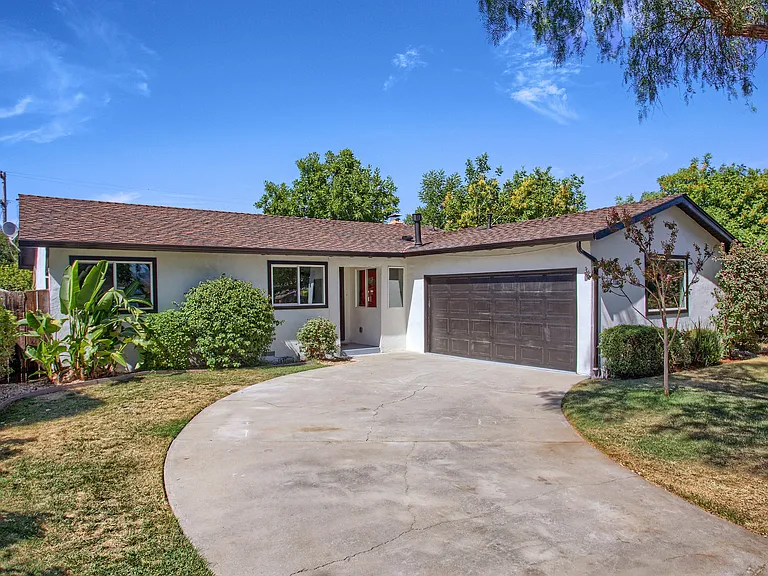 1185 W Latimer Ave — Photo 1