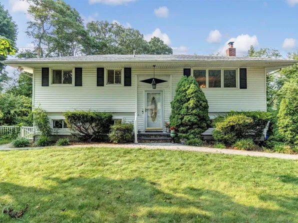 449 Ralph Avenue, Central Islip, NY 11722