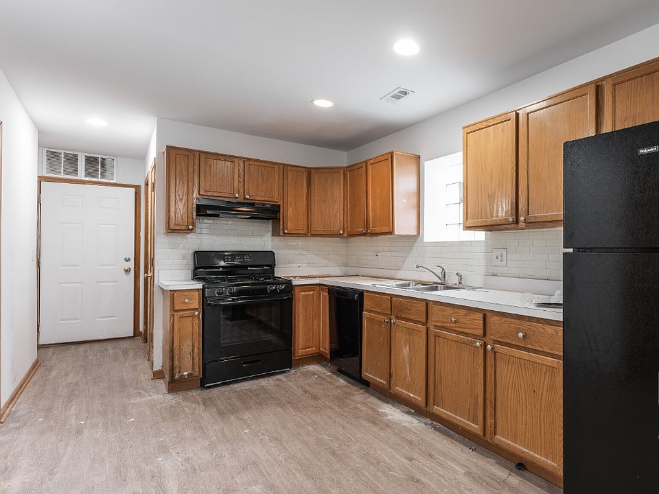 1st image of 2901 N Hoyne Ave #Gdn