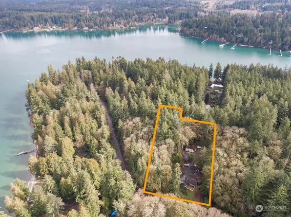 11986 Arrow Point Drive NE, Bainbridge Island, WA 98110