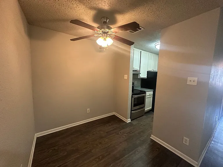 4502 Gaston Ave #119 — Photo 5