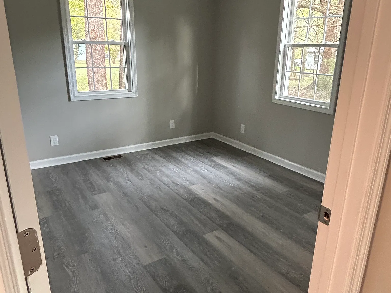 3 bed, 1250 sqft, $1,350 — Photo 2