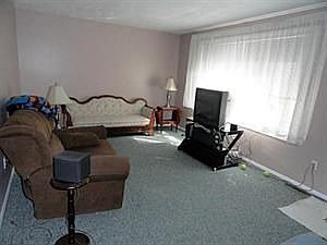 4th image of 5826 Griffin St