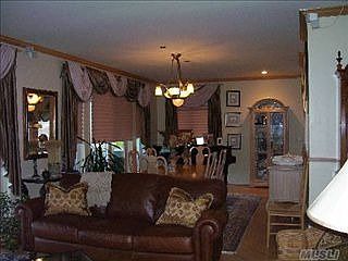 3rd image of 11 Spinnaker Ln