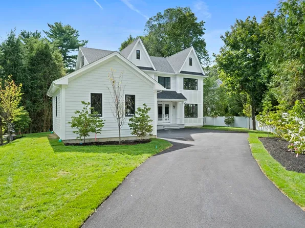 40 Bow Rd, Newton Center, MA 02459