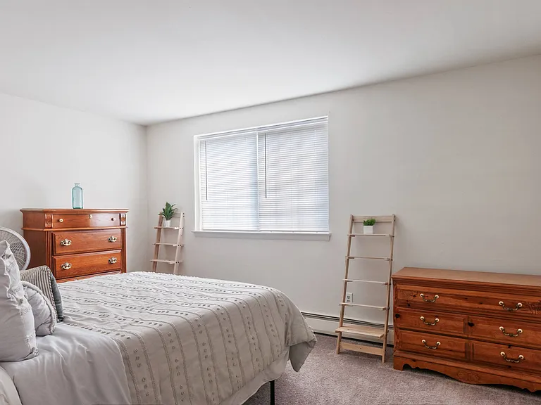 Coventry Place Apartments — Photo 11
